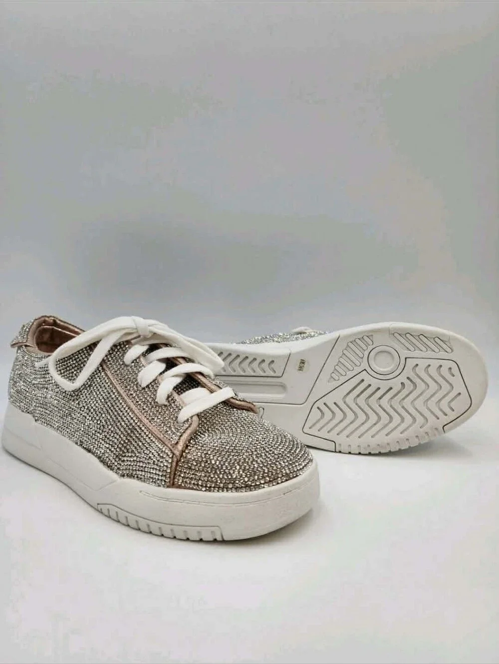 Jessica Simpson Women's champane shimmer sand shoes Size 6M